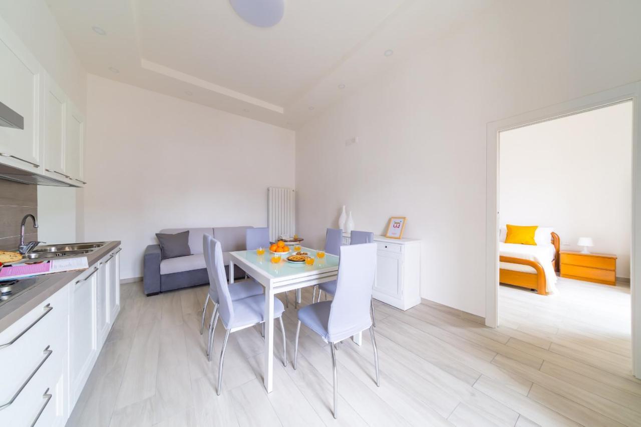Chiara Modern Apartment By Wonderful Italy Napoli Bagian luar foto