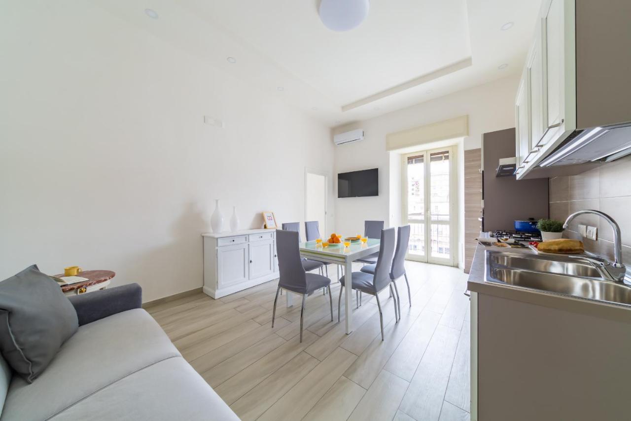 Chiara Modern Apartment By Wonderful Italy Napoli Bagian luar foto