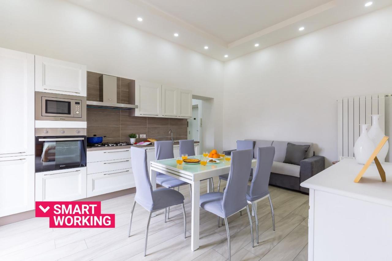 Chiara Modern Apartment By Wonderful Italy Napoli Bagian luar foto