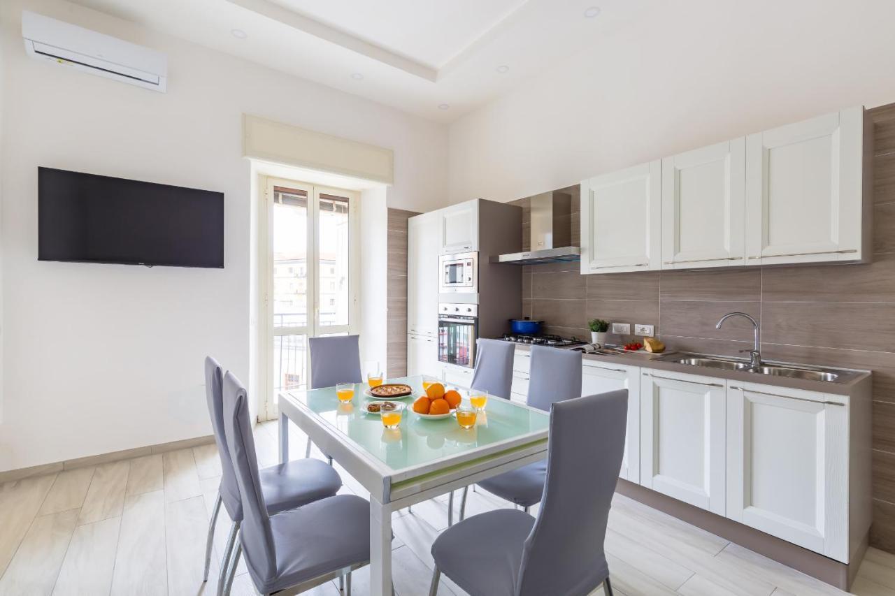 Chiara Modern Apartment By Wonderful Italy Napoli Bagian luar foto
