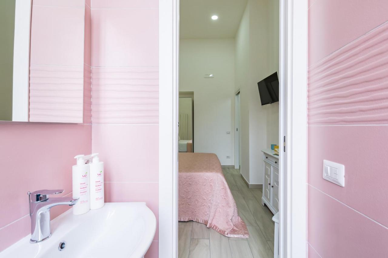 Chiara Modern Apartment By Wonderful Italy Napoli Bagian luar foto