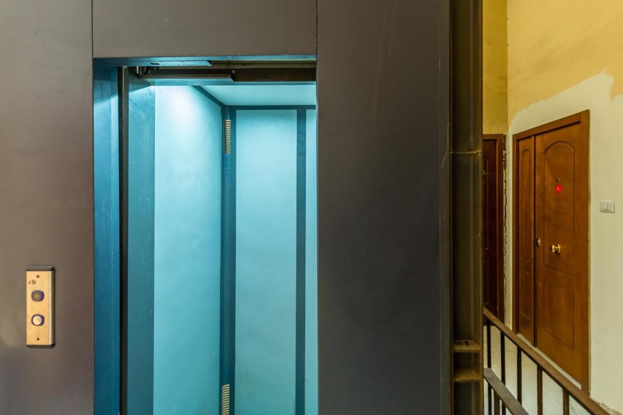 Chiara Modern Apartment By Wonderful Italy Napoli Bagian luar foto