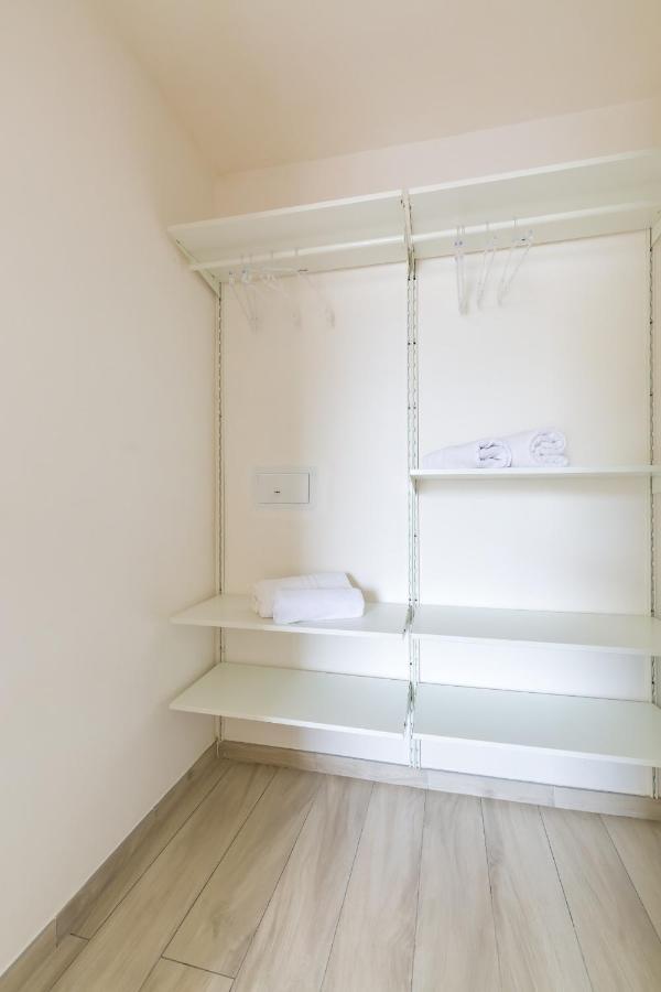 Chiara Modern Apartment By Wonderful Italy Napoli Bagian luar foto