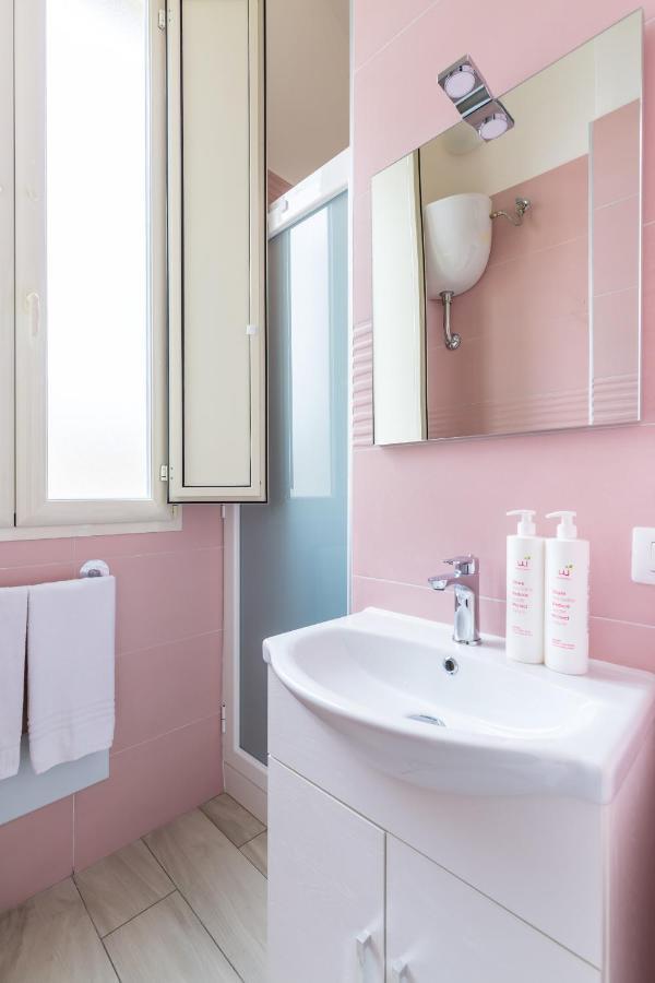 Chiara Modern Apartment By Wonderful Italy Napoli Bagian luar foto