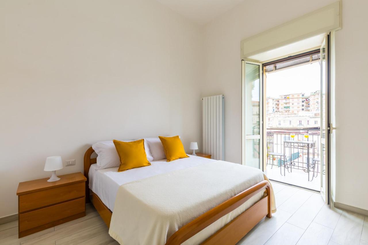 Chiara Modern Apartment By Wonderful Italy Napoli Bagian luar foto